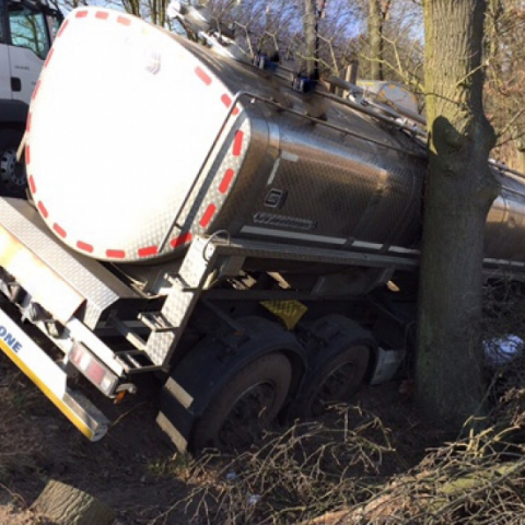 Lkw Bergung bei Brahlstorf/Sückau