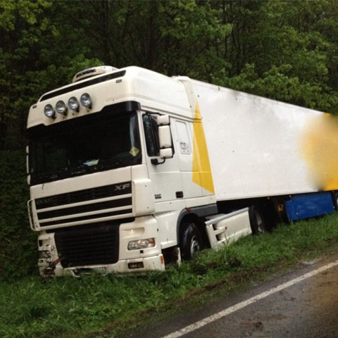 LKW Bergung B 209 vor Amelinghausen