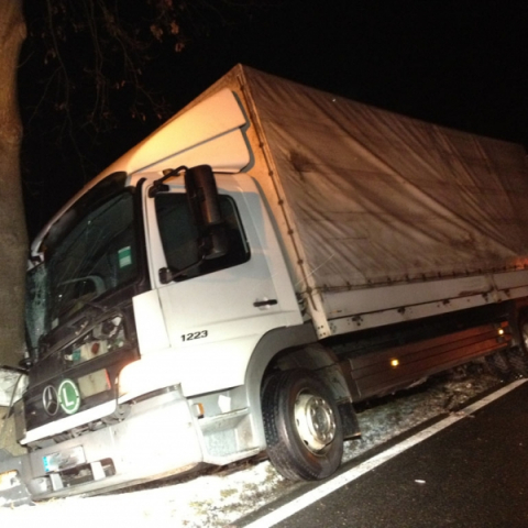 Bergung eines LKW auf der L 221 bei Neetze