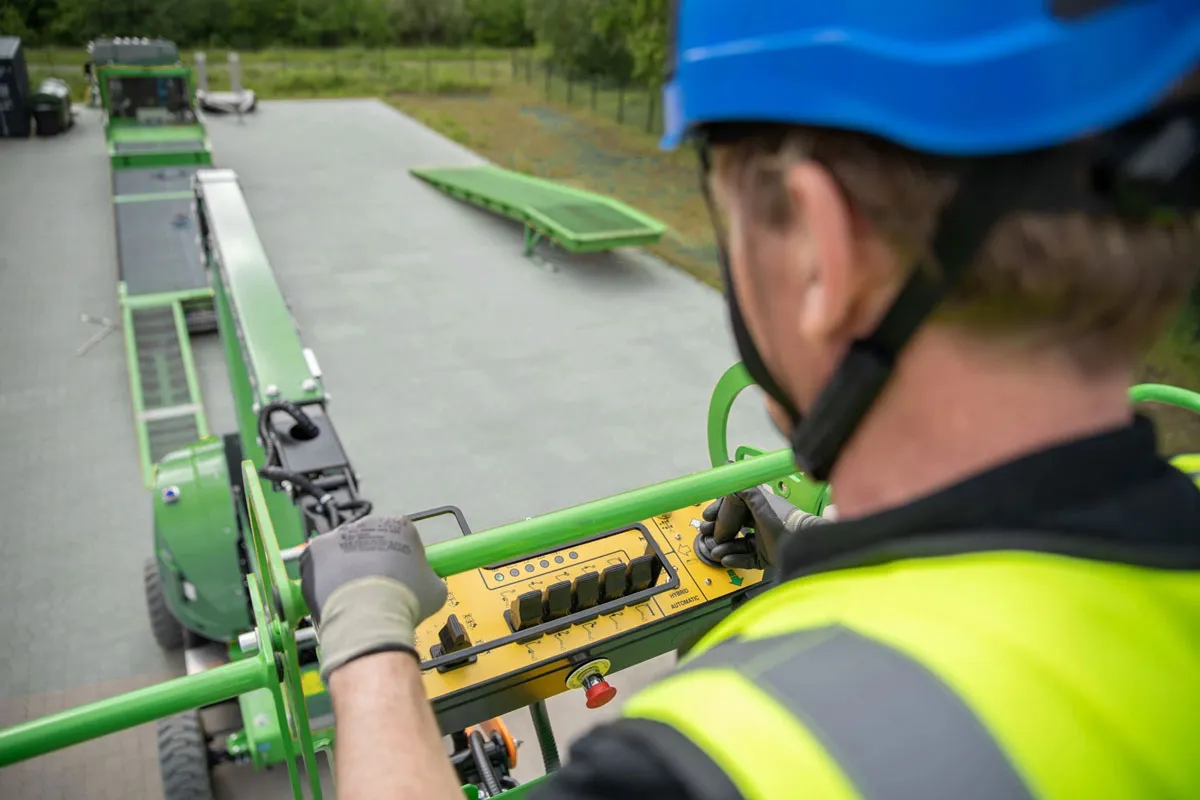 Sicheres bedienen von Arbeitsbühnen