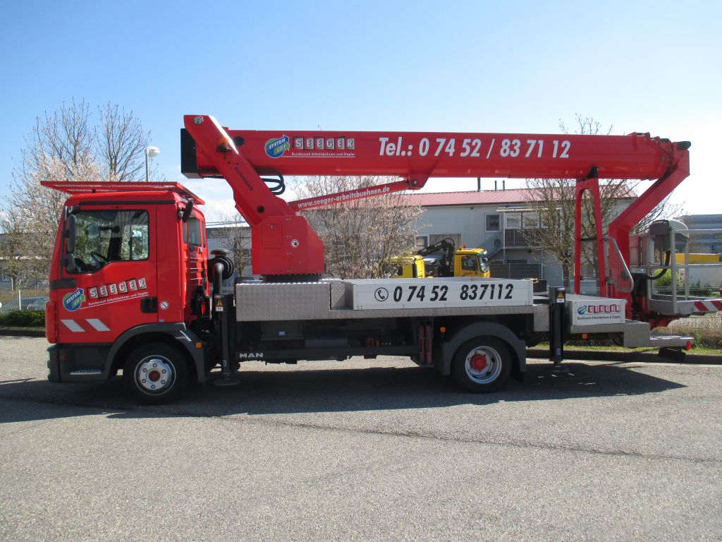 LKW-Arbeitsbühne